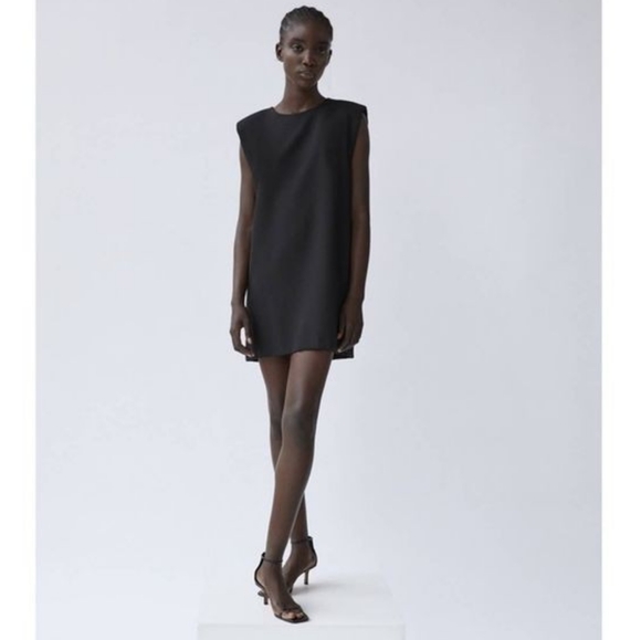Zara NWT padded black dress - Picture 4 of 4